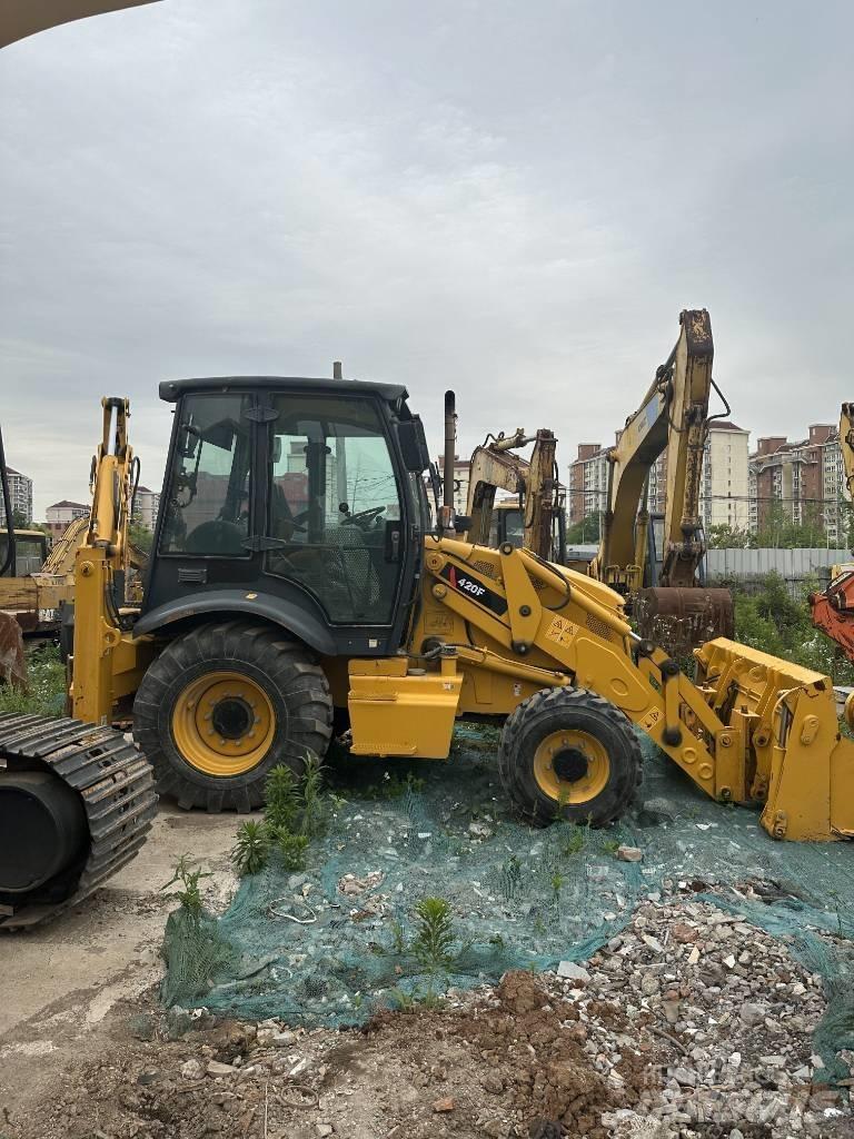 CAT 420 F Tractopelle