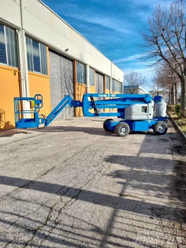 Genie Z45/25DCJ Nacelles articulées