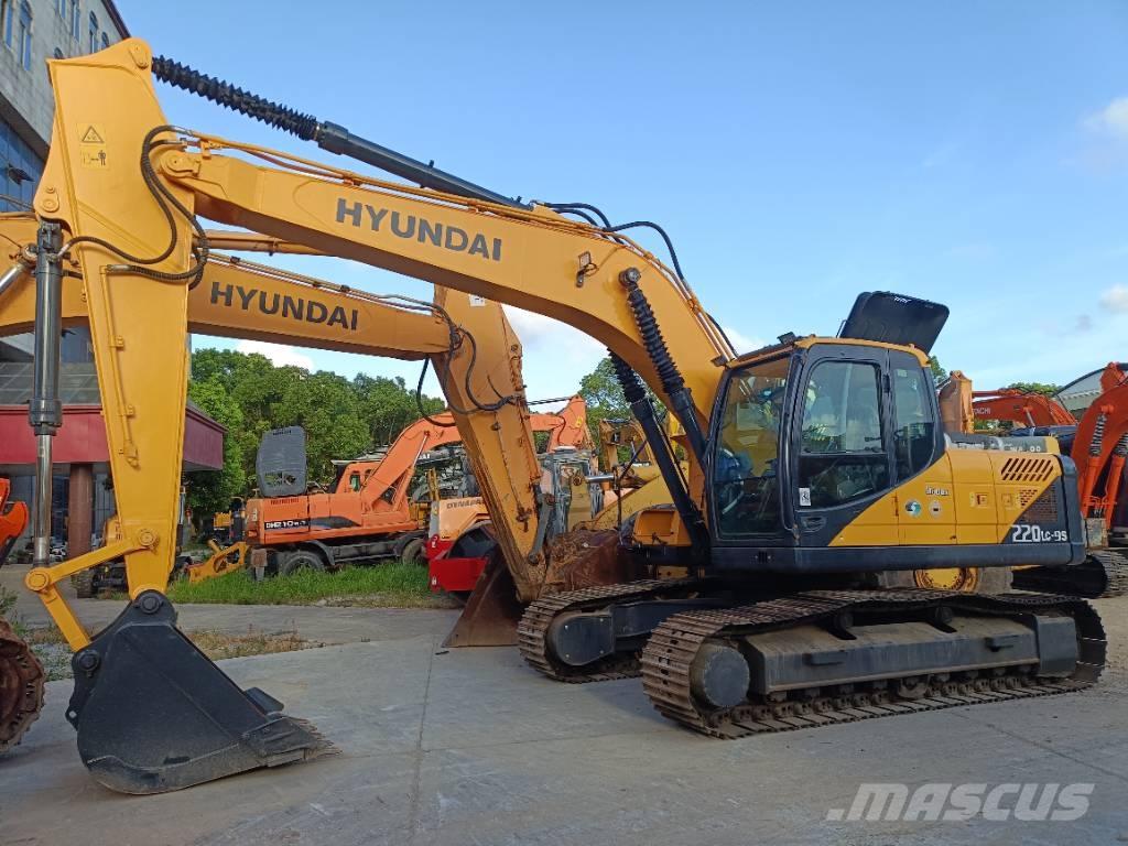 Hyundai R220LC-9S Pelle sur chenilles
