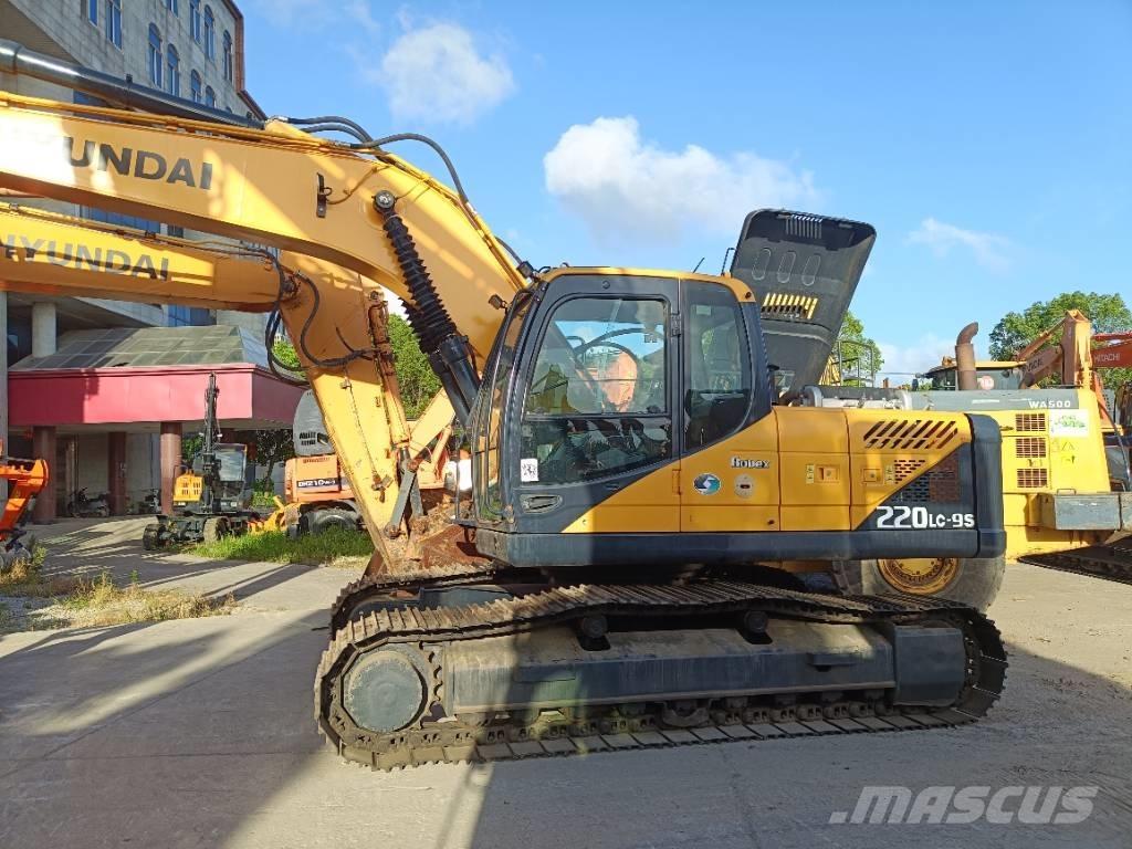 Hyundai R220LC-9S Pelle sur chenilles
