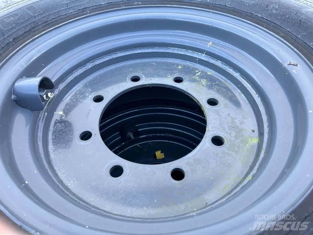 Nokian TRI II hjul Chargeuse sur pneus