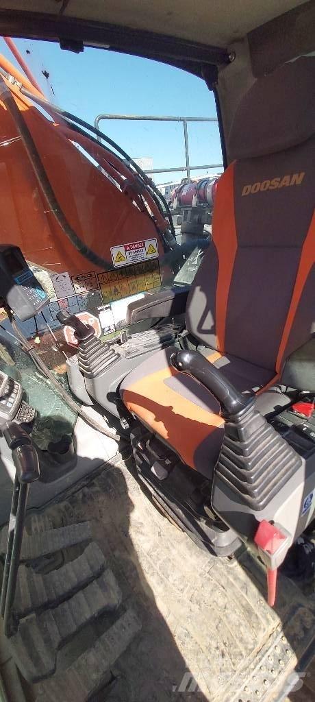 Doosan DX 300 LC Pelle sur chenilles