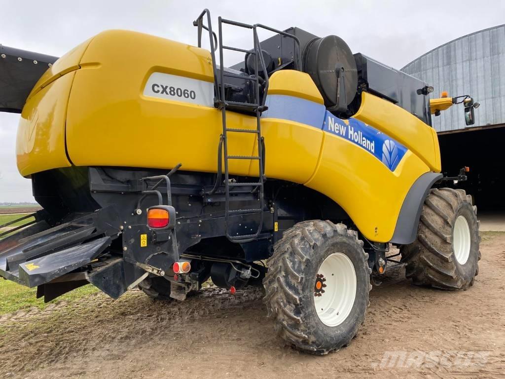 New Holland CX 8060 Moissonneuse batteuse