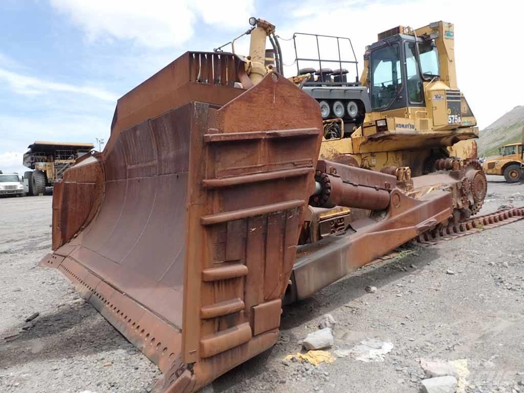 Komatsu D 575 A-3 Bouteurs sur chenilles