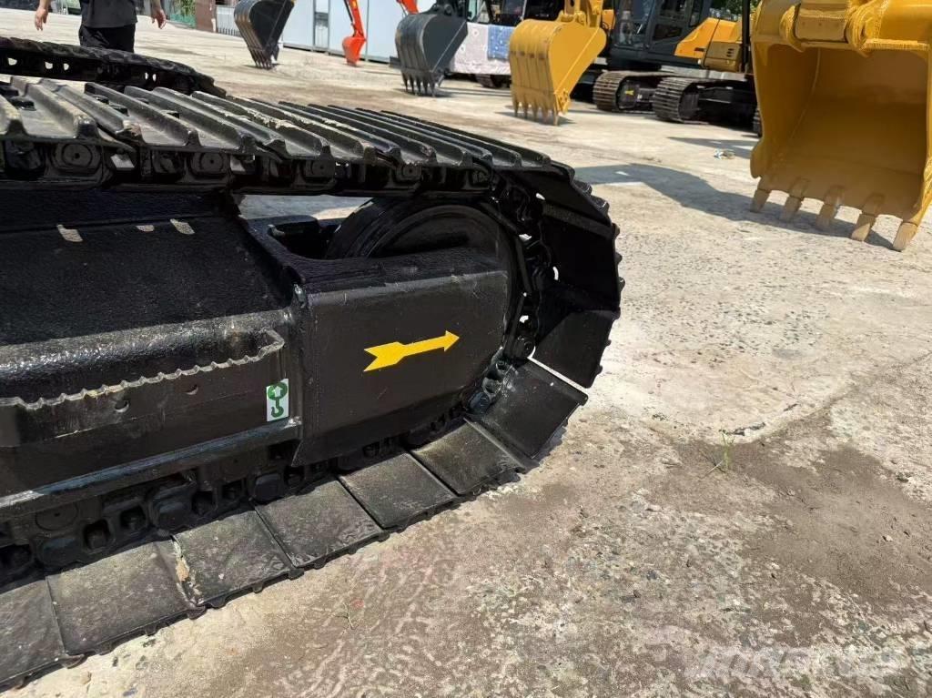 CAT 320D Pelle sur chenilles