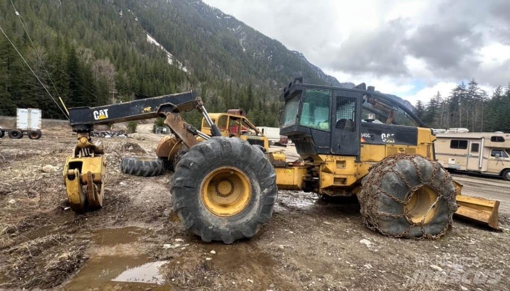 CAT 545 C Débusqueur