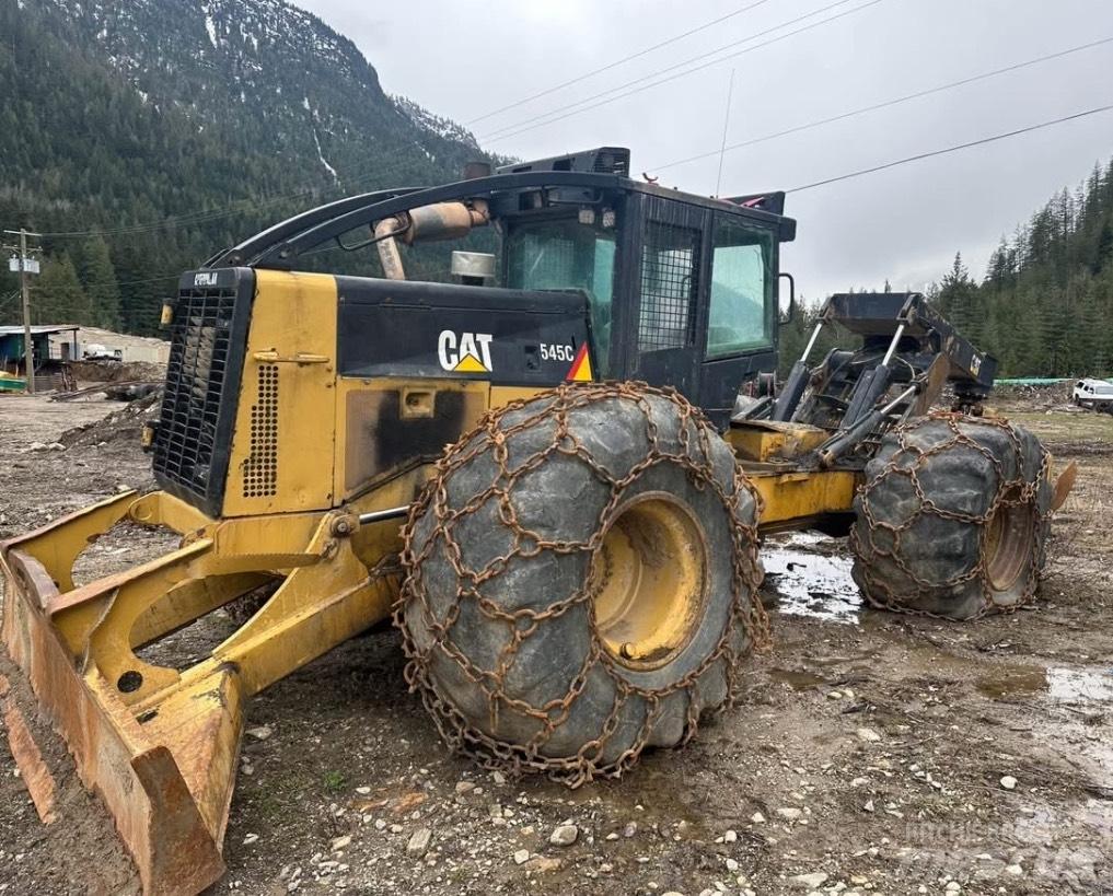 CAT 545 C Débusqueur