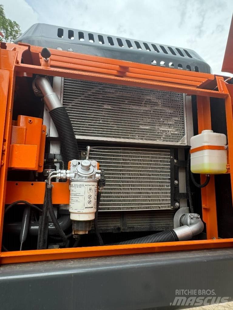 Develon DX 225 LCA Mini pelle 7t-12t