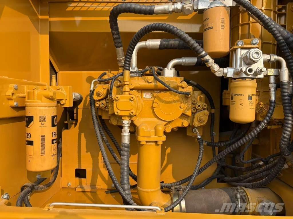 CAT 325 Pelle sur chenilles