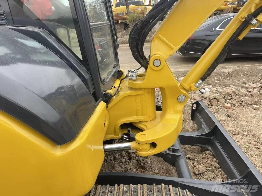 Komatsu PC 40MR Mini pelle < 7t