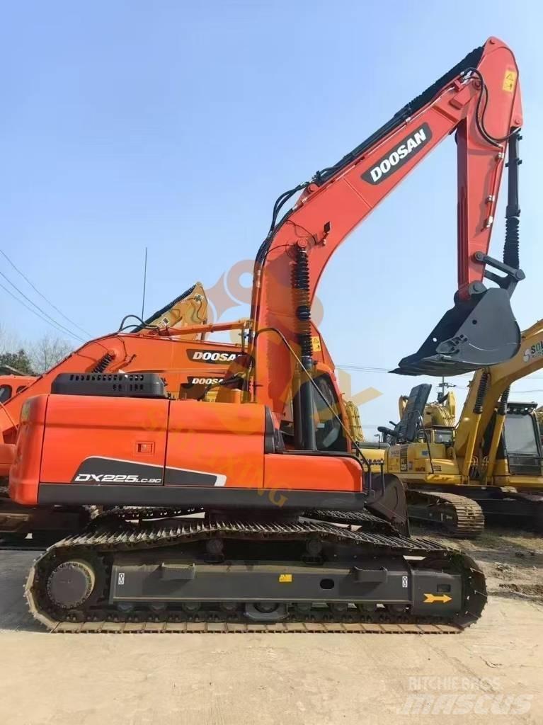 Doosan DX 225 LC Pelle sur chenilles