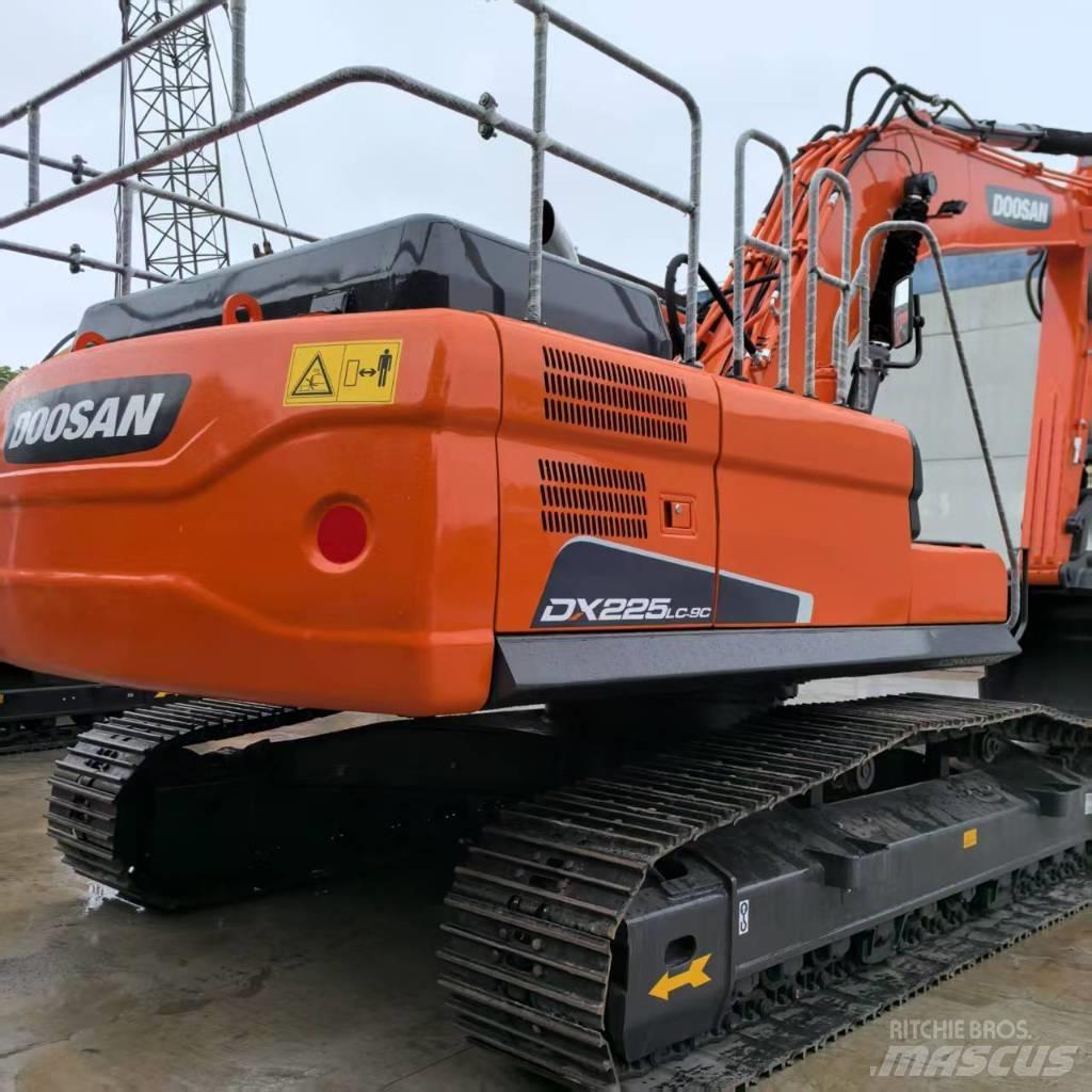 Doosan DX 225 LC Pelle sur chenilles