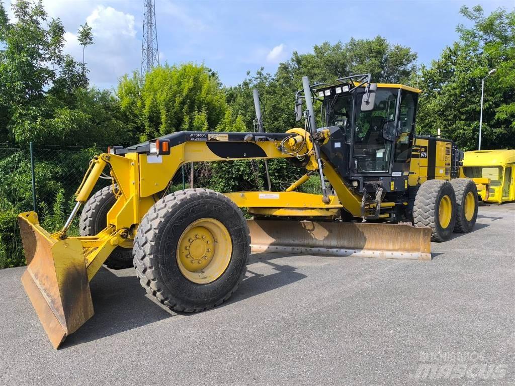 Komatsu GD 675-6 Niveleuse