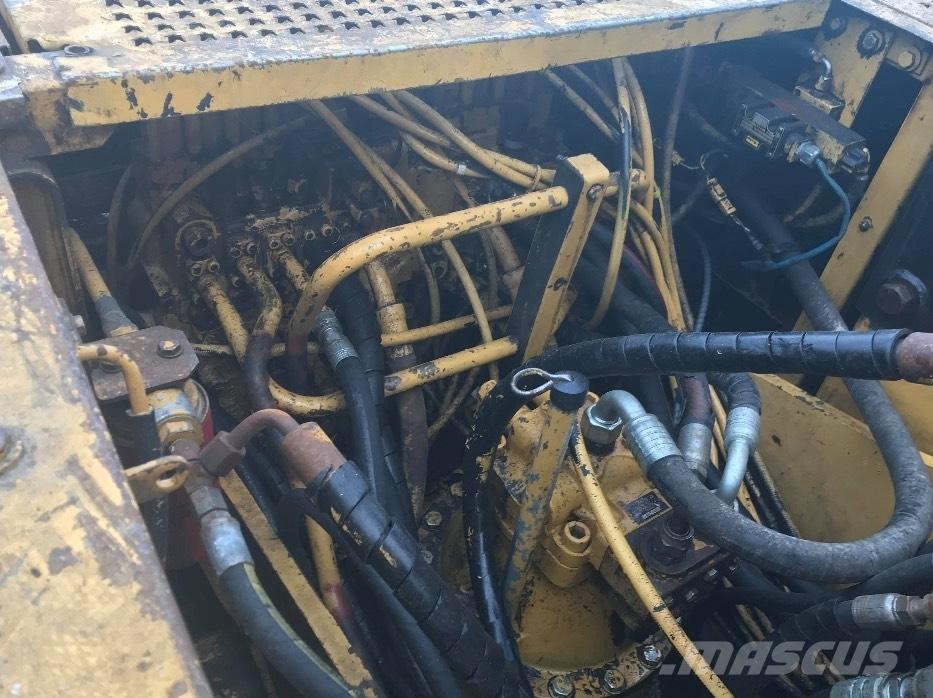 CAT 320 B Pelle sur chenilles