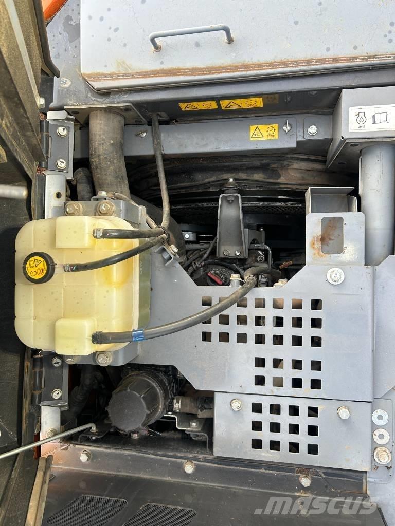 Hitachi ZX 135 US-6 Pelle sur chenilles