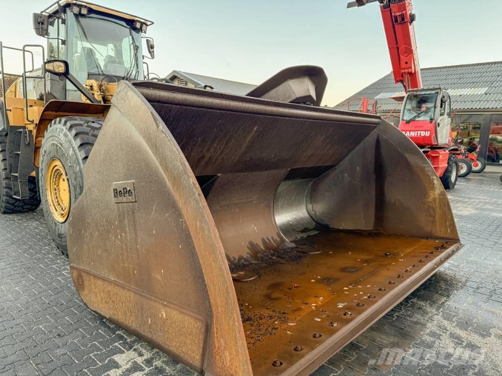 CAT 980M Chargeuse sur pneus