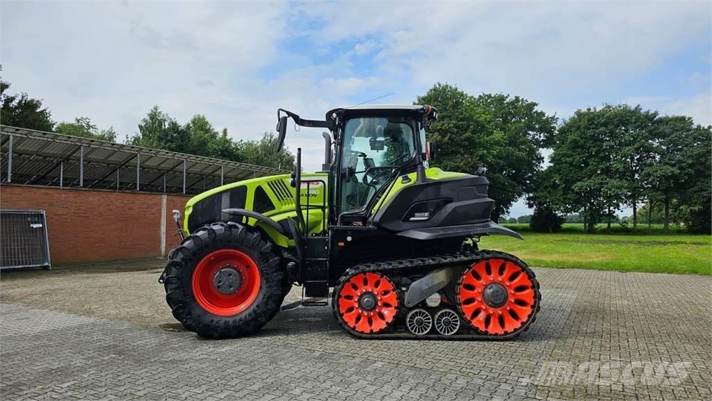 CLAAS Axion 930 TT Tracteur