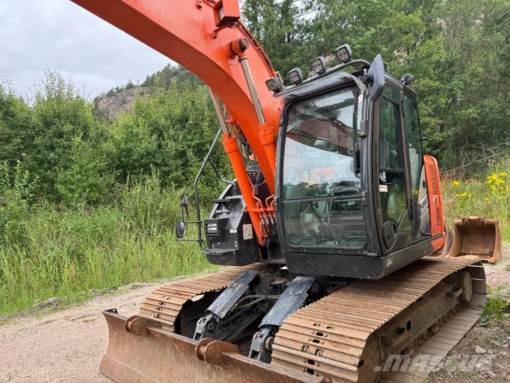 Hitachi ZX135USBL-6 Pelle sur chenilles