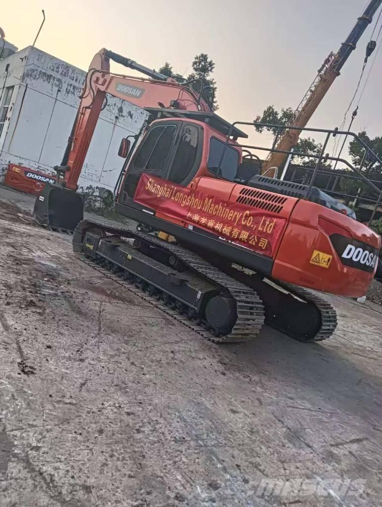 Doosan DX225LC-9C Pelle sur chenilles