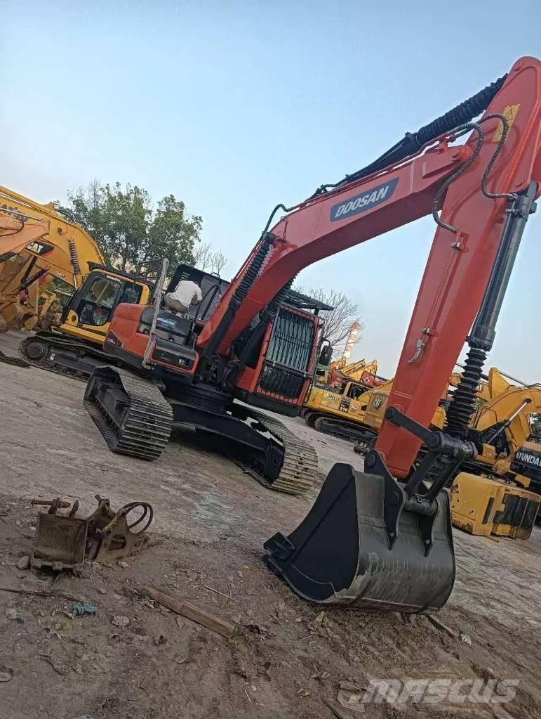Doosan DX225LC-9C Pelle sur chenilles