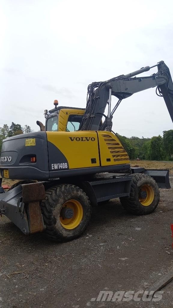Volvo EW 140 B Pelle sur pneus