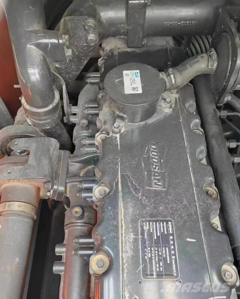 Doosan DX 220 Pelle sur chenilles