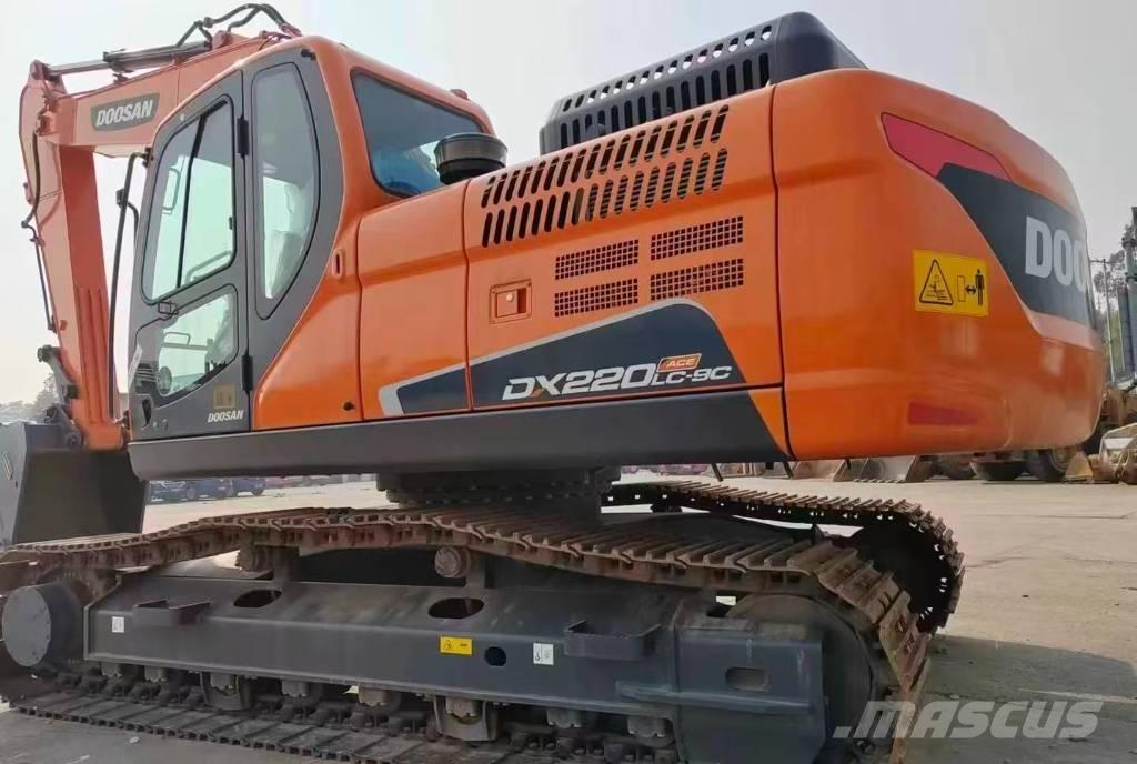 Doosan DX 220 Pelle sur chenilles