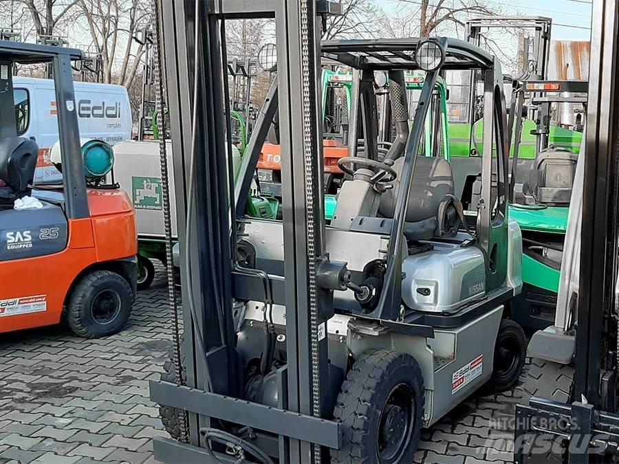 Nissan Y1D2A25Q Chariots diesel