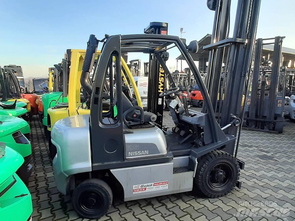 Nissan Y1D2A25Q Chariots diesel