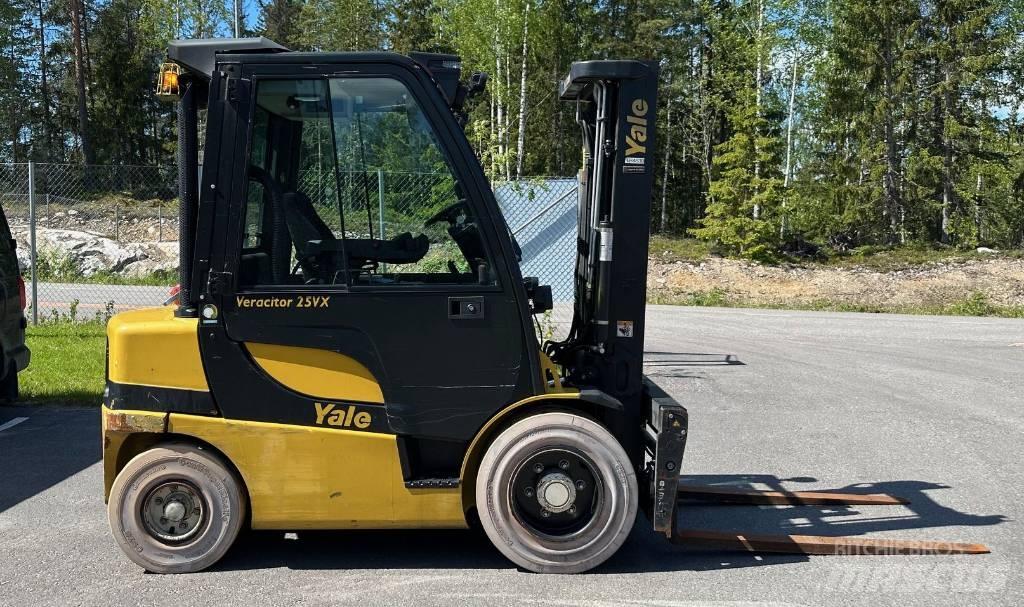 Yale GDP 25 VX Chariots diesel