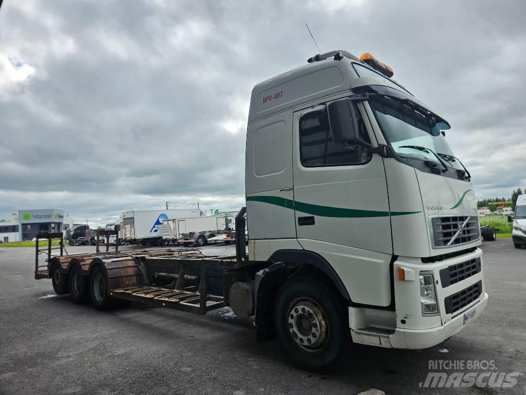 Volvo FH12 8x4 Camions de transport de machines forestières