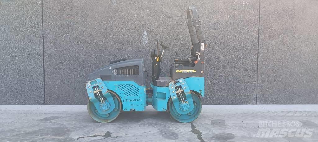 Bomag BW 100 AD-4 Rouleaux tandem