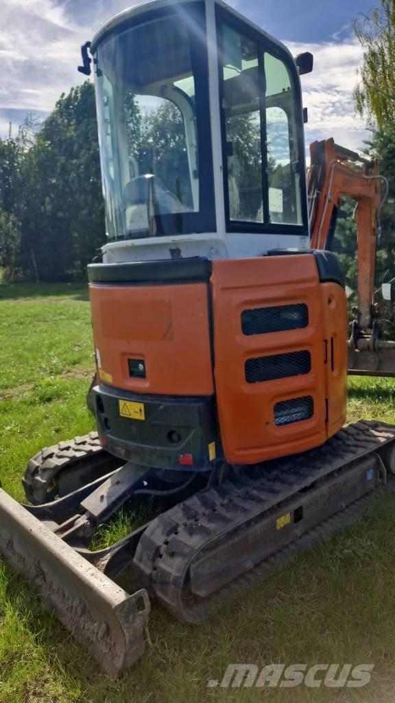 Hitachi ZX 26 Mini pelle < 7t