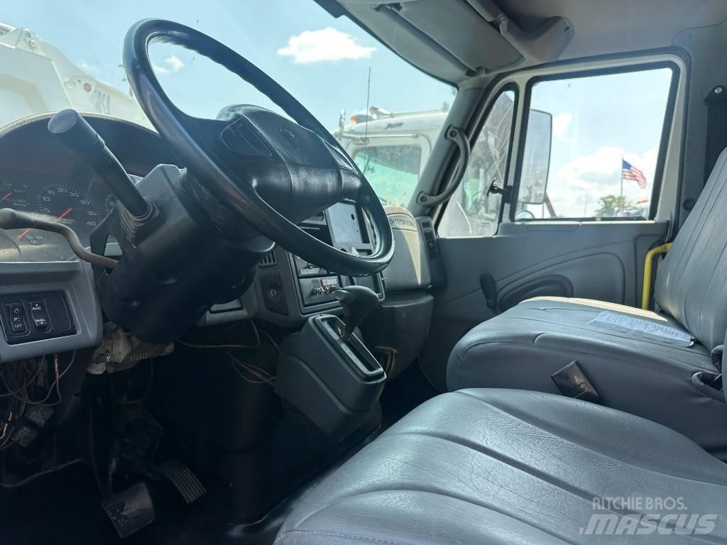 International 4300 Camion poubelle