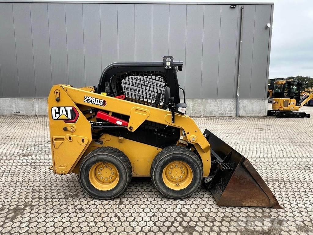 CAT 226D Chargeuse compacte