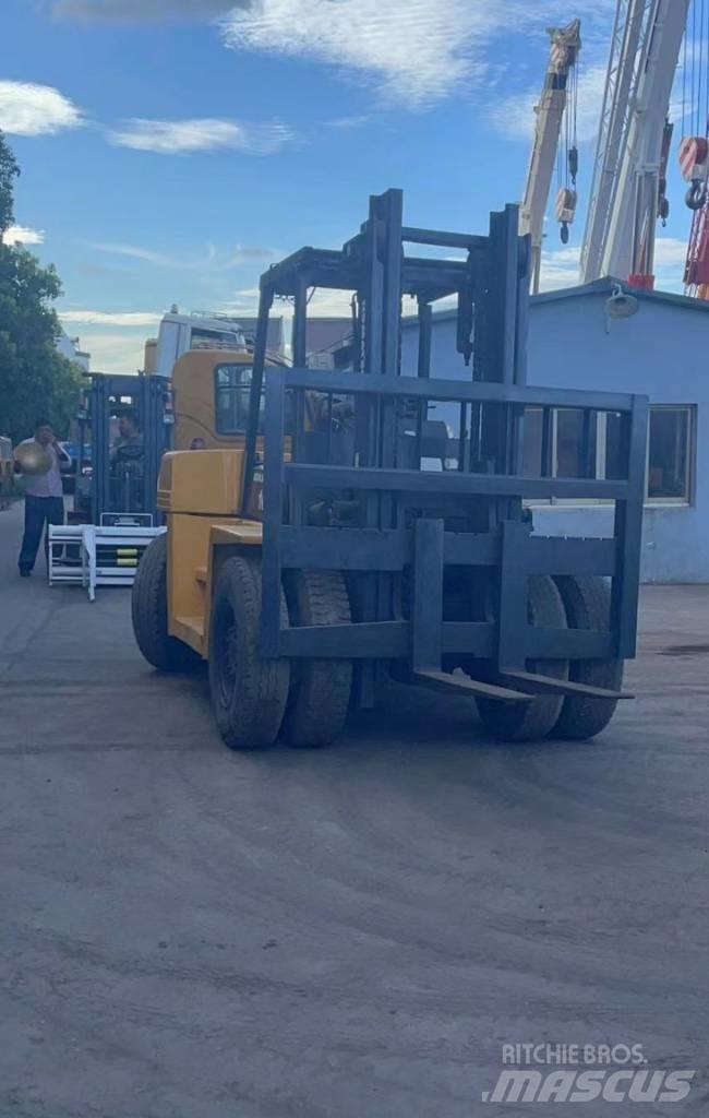 Komatsu 10 Ton Chariots diesel
