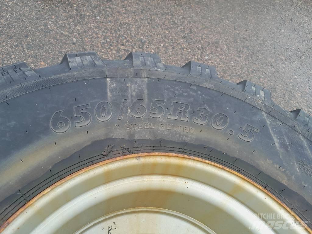 BKT 650/60R30,5 Hjul Pneus, roues et jantes