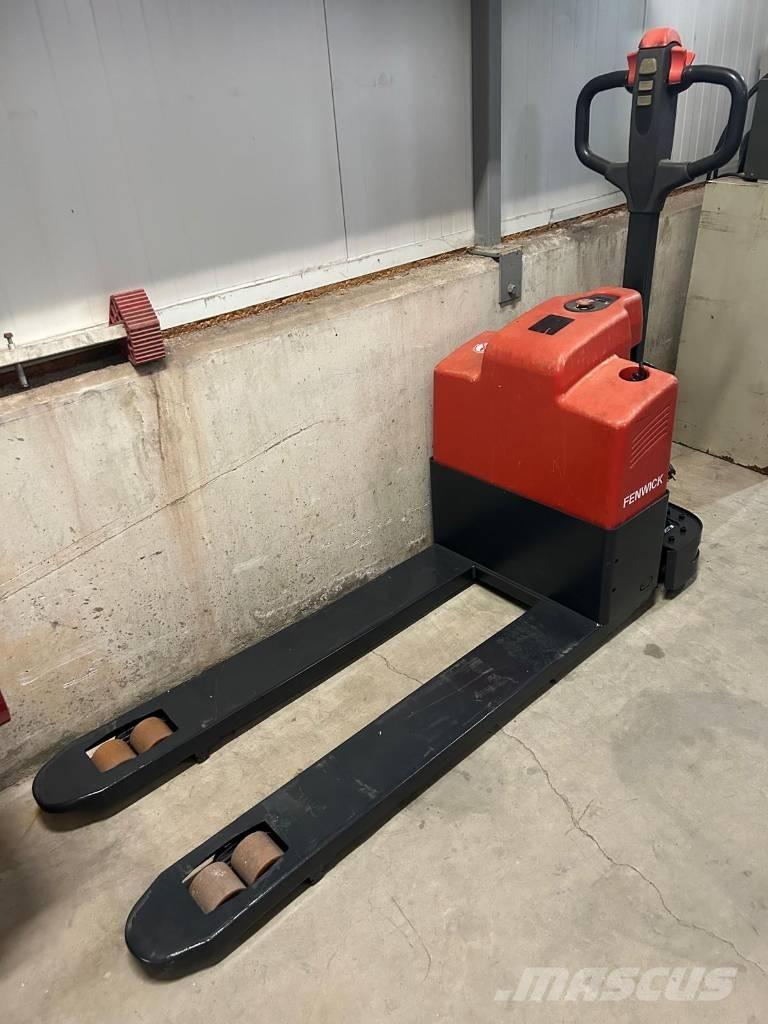 Linde MT 15 Transpalette accompagnant