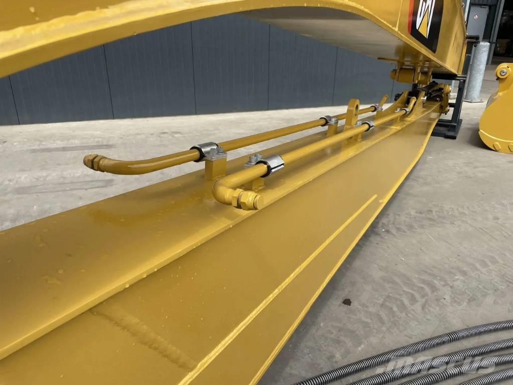 CAT 323E 15m Set Pelle rétro arrière