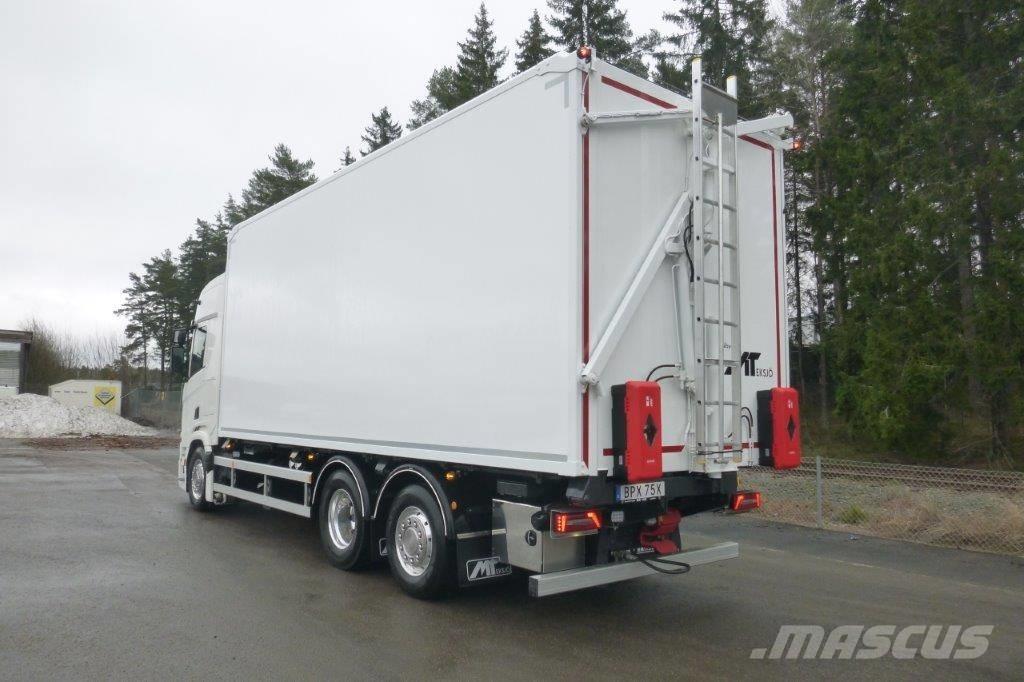 Scania R560 LB6x2*4 Camion pour copeaux de bois