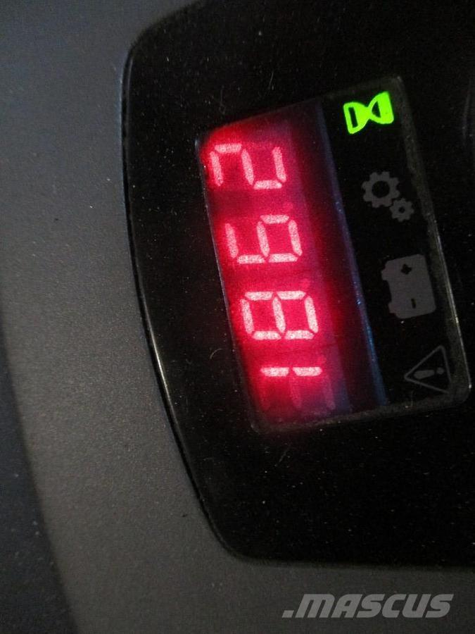 Toyota LPE200 Transpalette accompagnant porté debout