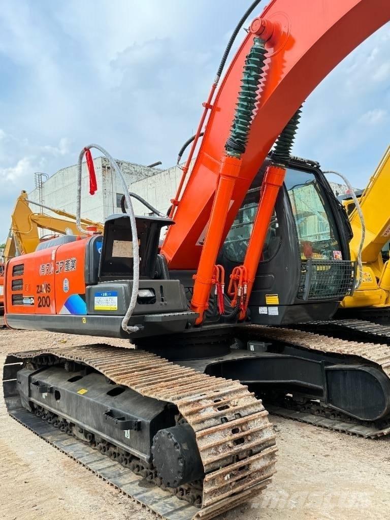 Hitachi ZX 200 Pelle sur chenilles