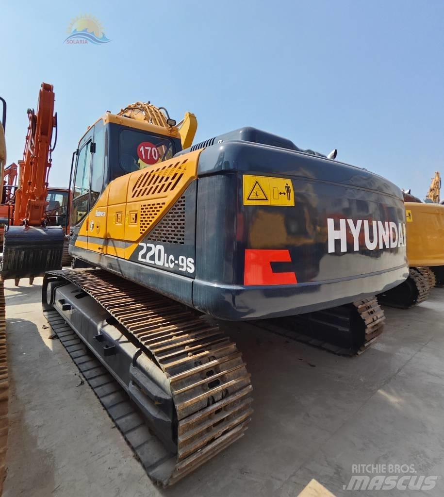 Hyundai R220LC-9S Pelle sur chenilles