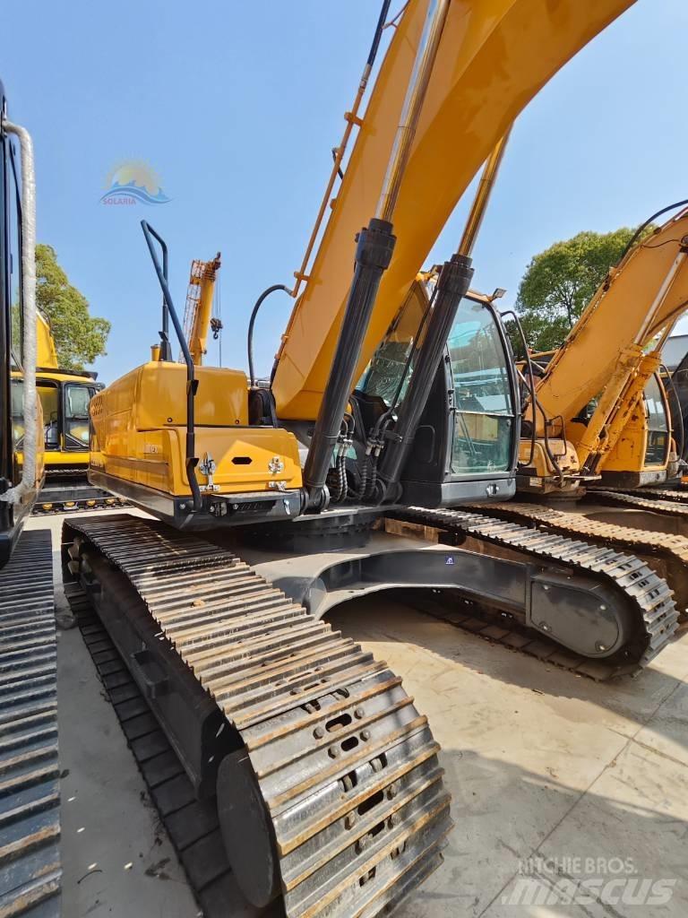 Hyundai R220LC-9S Pelle sur chenilles