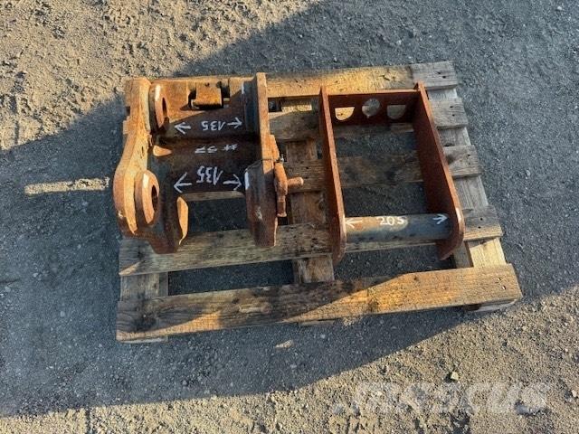 JCB QUICK COUPLERS Attache rapide pour godet