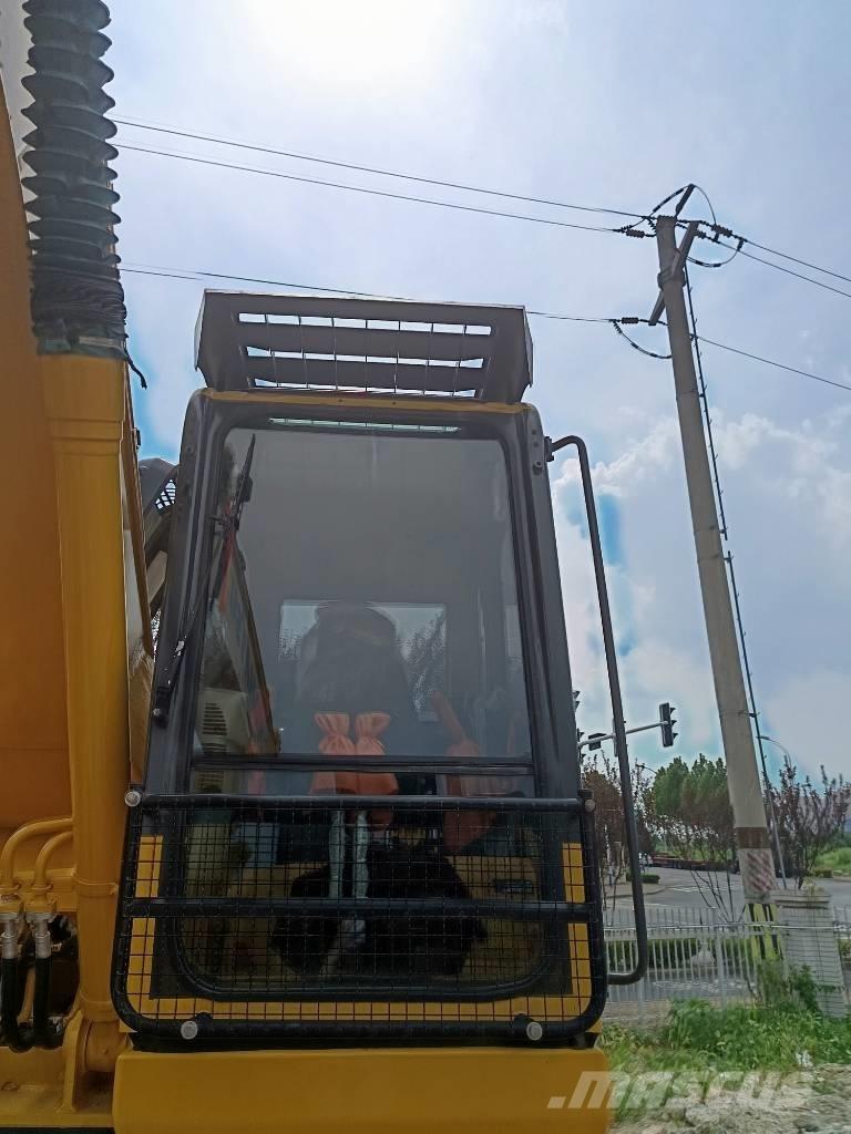 Komatsu PC 200 Pelle sur chenilles