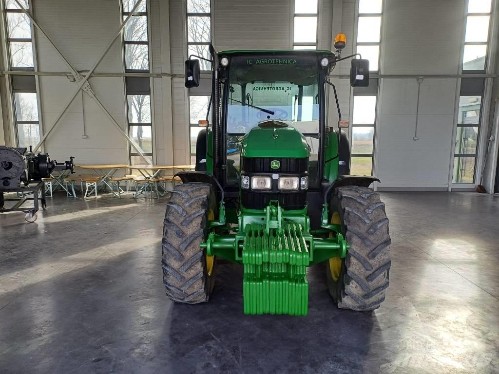 John Deere 5100 R Tracteur