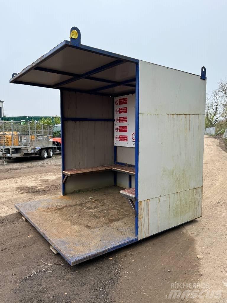  SMOKING SHED Baraque de chantier