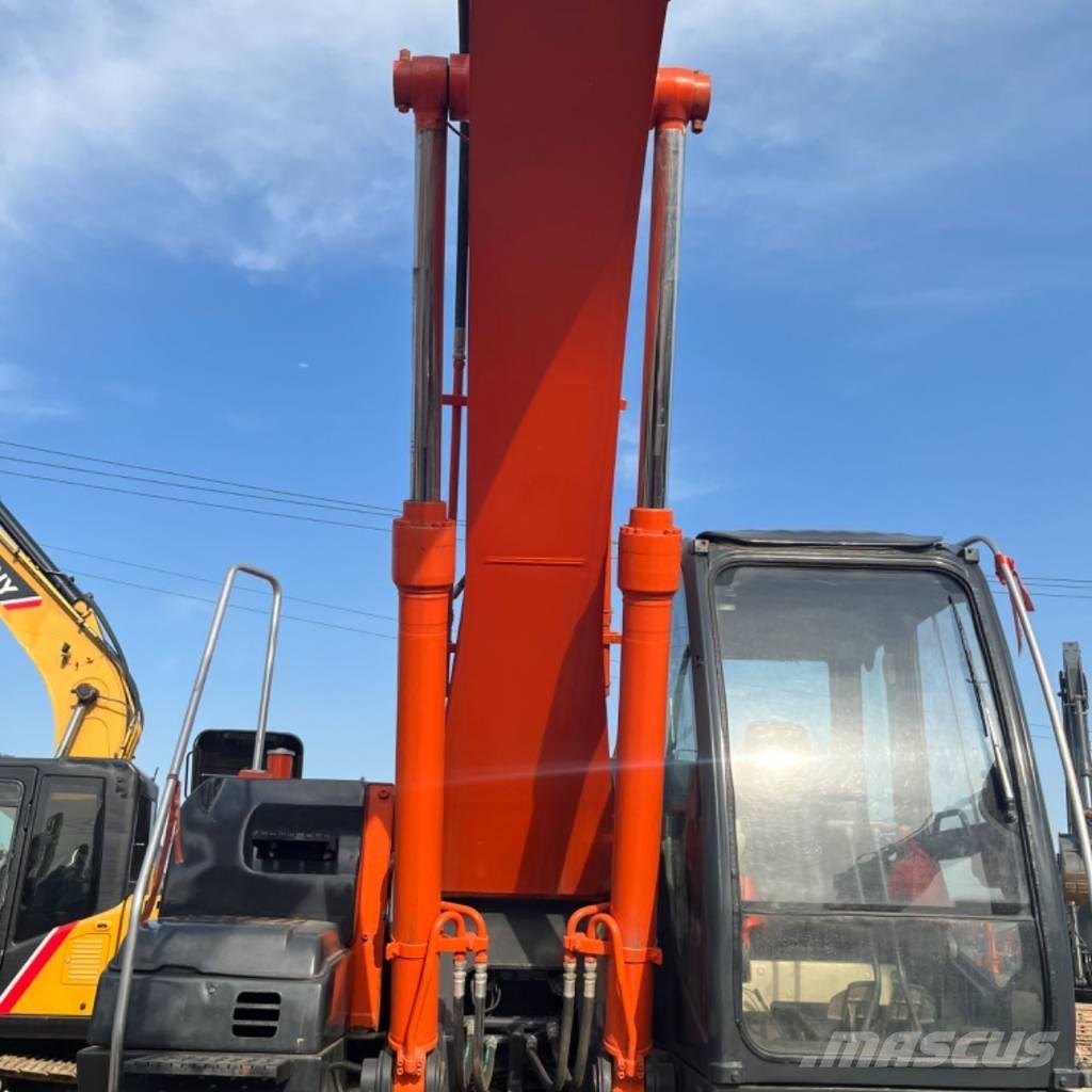 Hitachi ZX 240 Pelle sur chenilles