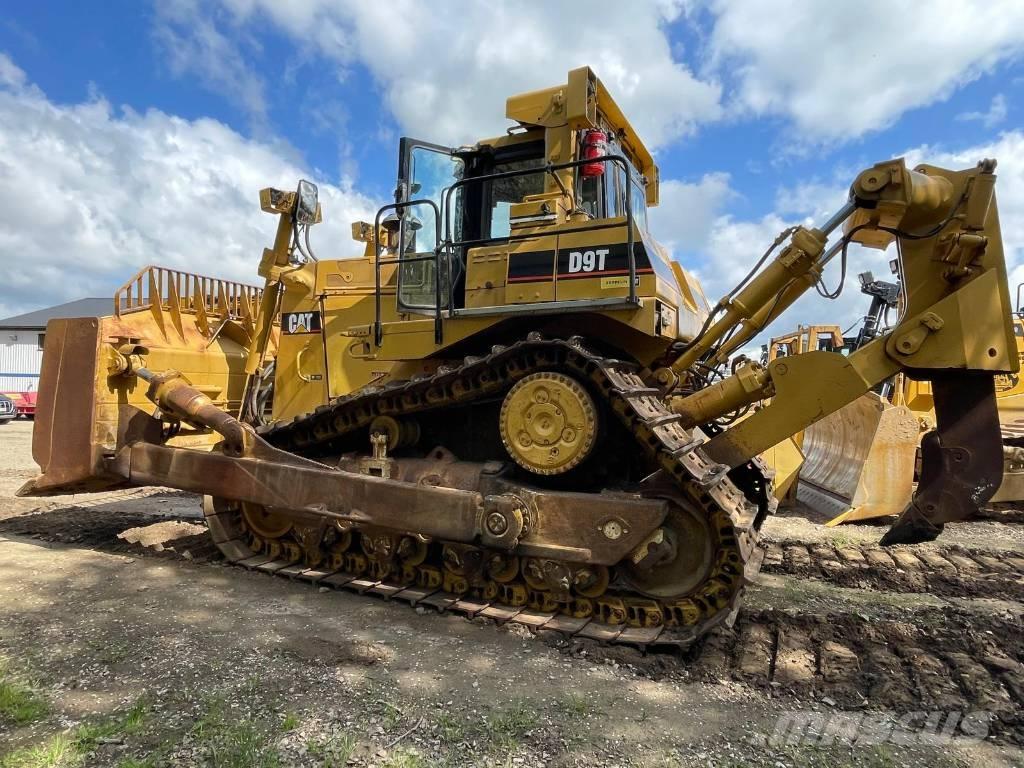 CAT D 9 T Bouteurs sur chenilles